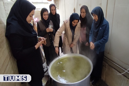 تهیه و توزیع غذای سالم در راستای پویش ملی تغذیه در شبکه بهداشت اسلامشهر 